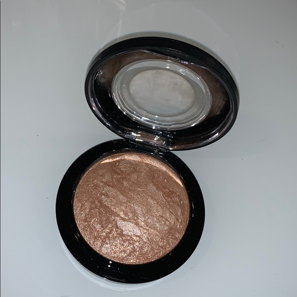 MAC Mineraize Skin Finish